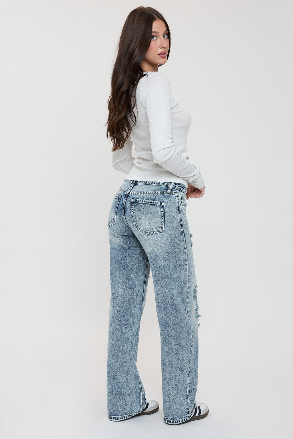 Women's Low Rise Wide Leg Rigid Jeans