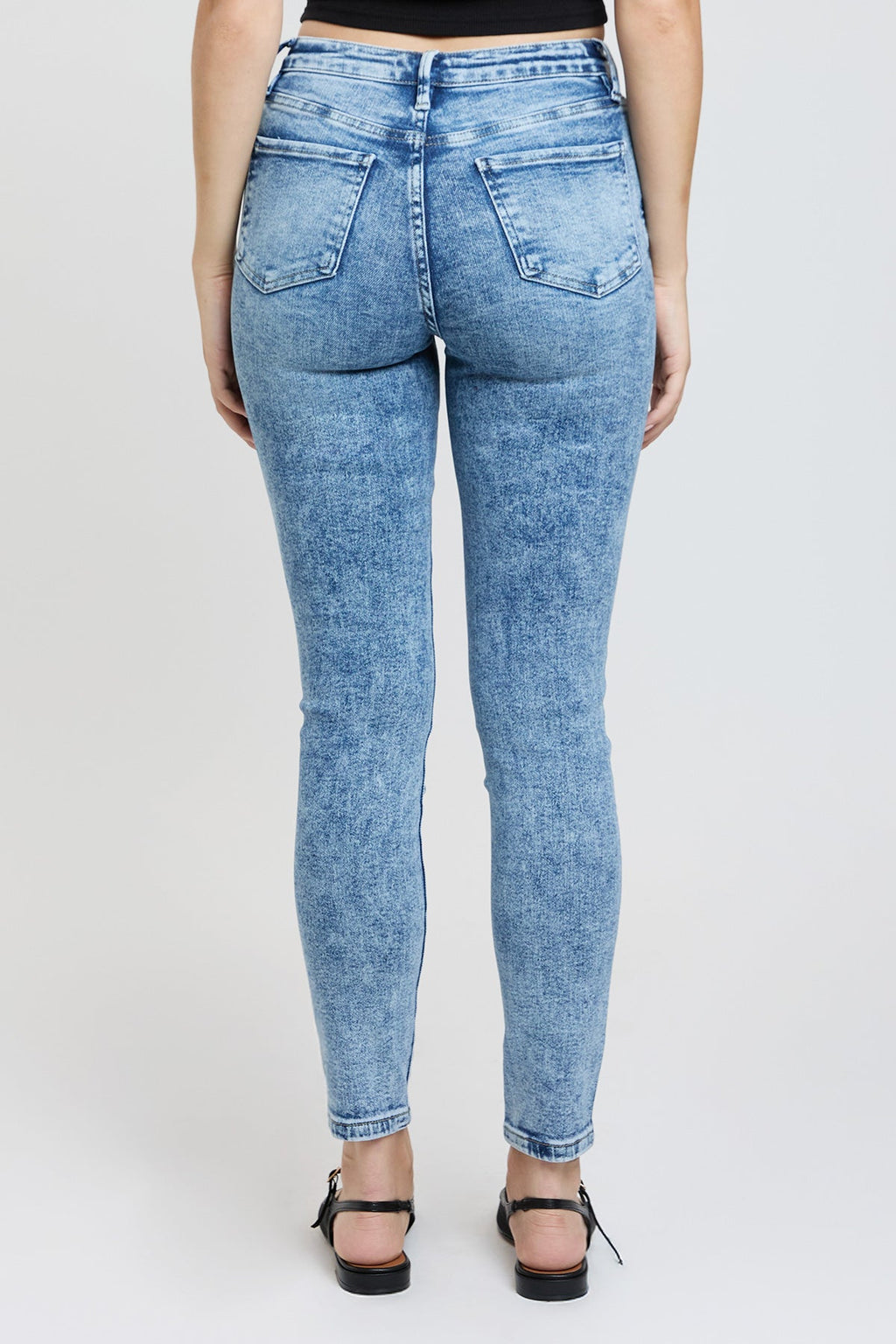 Women's Essential Skinny Jeans