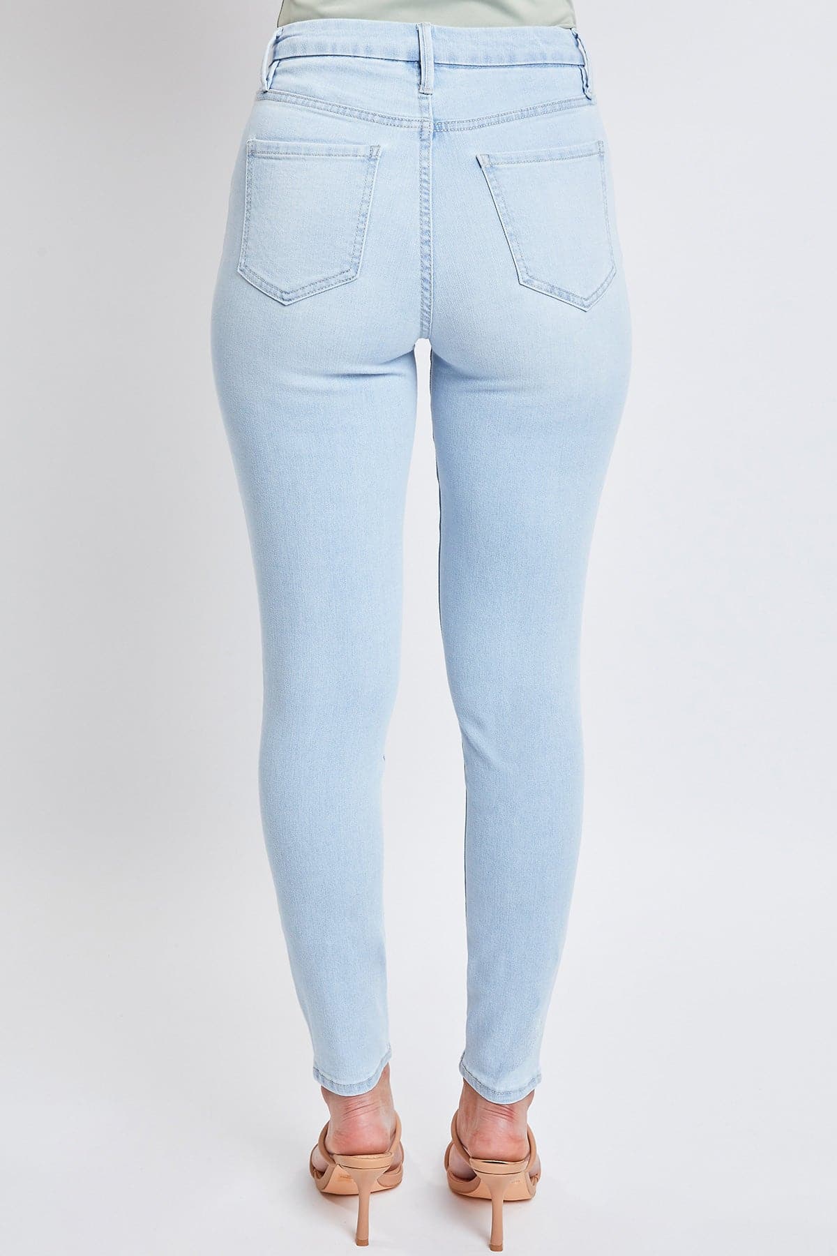 Women’s Curvy Fit Skinny Jeans
