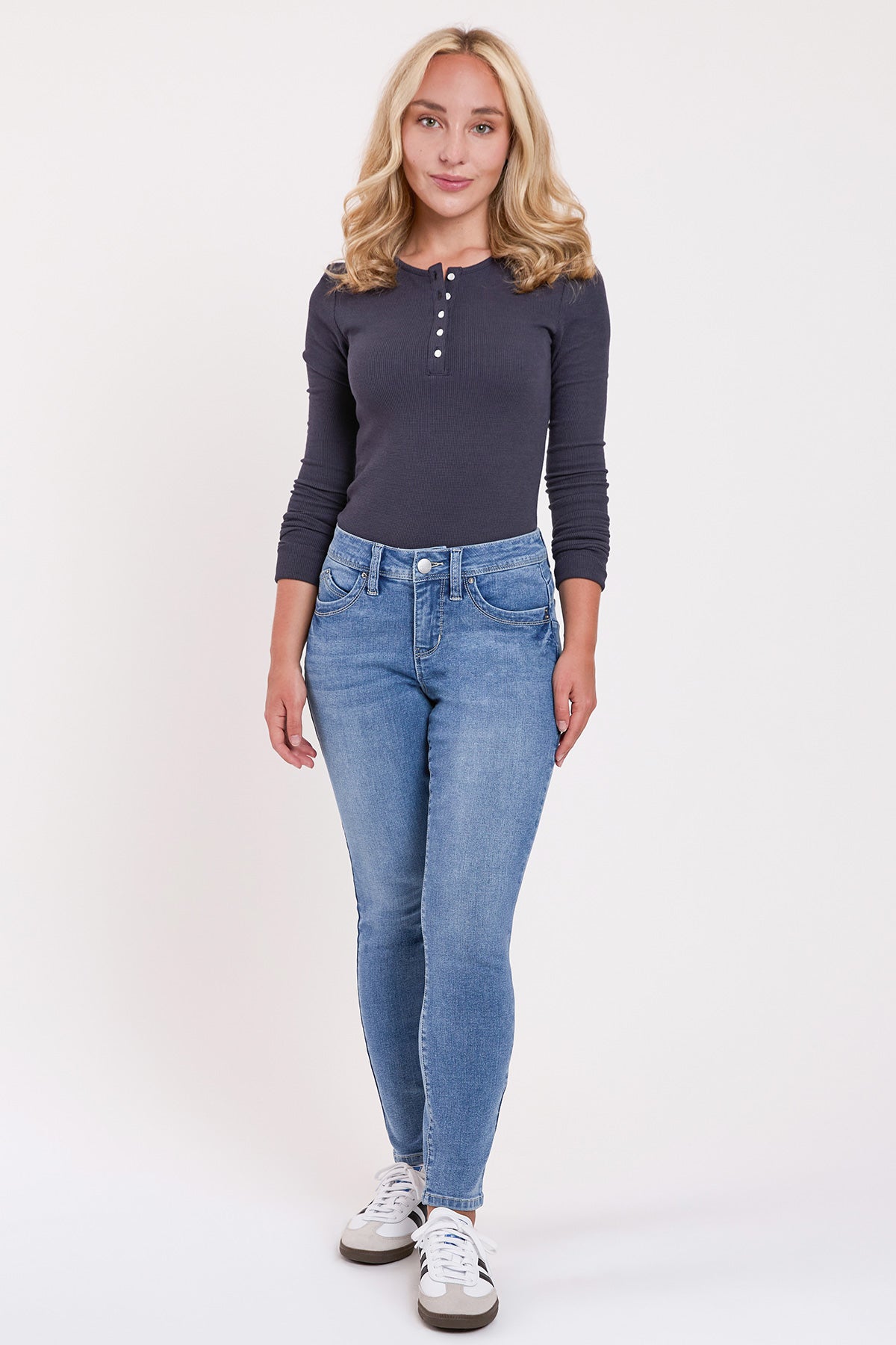 Women's Petite Curve Confidence  Mid Rise Skinny