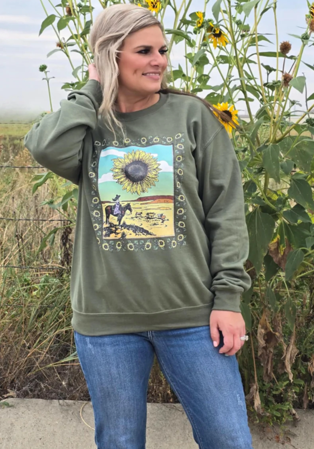 SUNFLOWERS IN THE DRAW PULLOVER