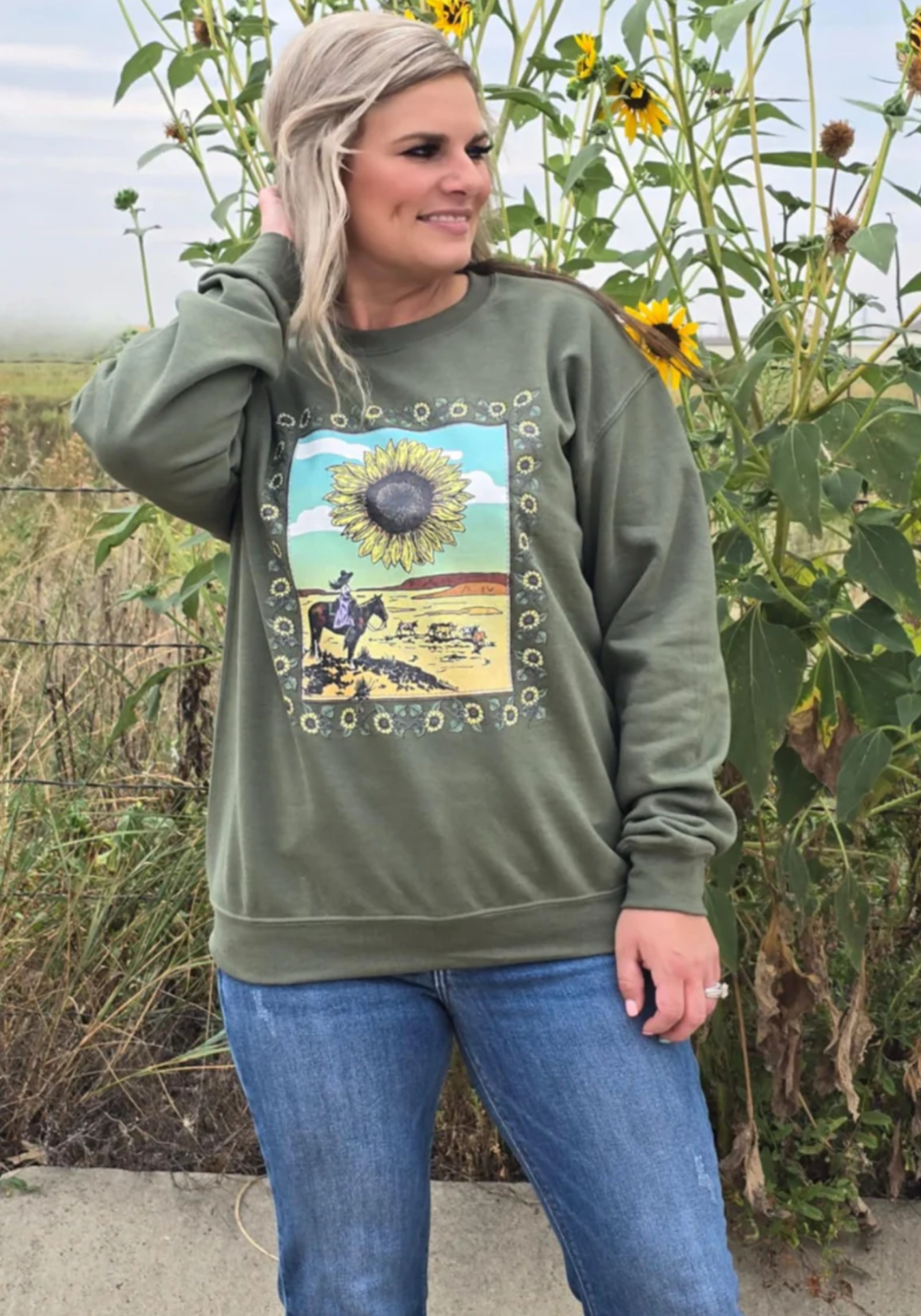 SUNFLOWERS IN THE DRAW PULLOVER